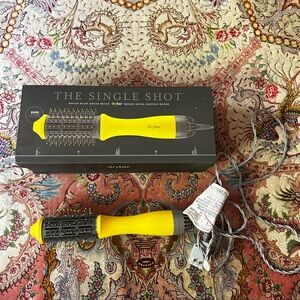 Drybar The Single Shot Round Blow Dry Brush